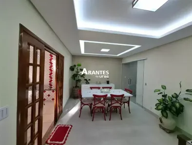 Casa com 5 Quartos à venda, 237m² no Pampulha, Uberlândia