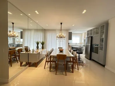 Apartamento com 3 Quartos para alugar, 131m² no Centro, Balneário Camboriú