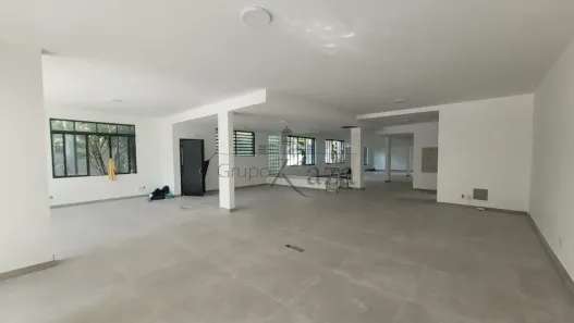 Prédio Comercial com 6 Quartos para alugar, 400m² no Pacaembu, São Paulo