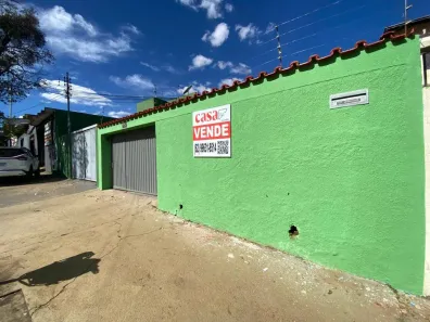 Galpão/Depósito/Armazém com 3 Quartos à venda, 250m² no Setor Leste Universitário, Goiânia