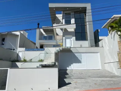 Casa com 3 Quartos para alugar, 316m² no Pedra Branca, Palhoça