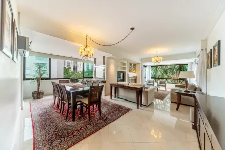 Apartamento com 3 Quartos à venda, 144m² no Três Figueiras, Porto Alegre