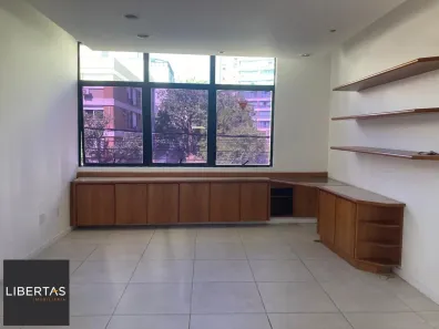 Galpão/Depósito/Armazém com 2 Quartos à venda, 65m² no Menino Deus, Porto Alegre