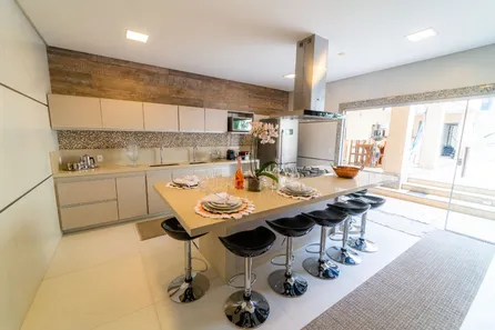 Sobrado com 5 Quartos à venda, 440m² no Taguatinga Norte, Brasília