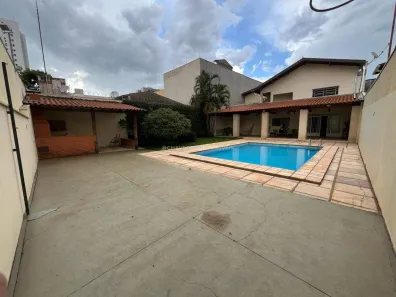 Casa com 4 Quartos à venda, 403m² no Nossa Senhora da Abadia, Uberaba