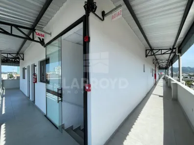 Sala Comercial para alugar, 30m² no Centro, Tubarão