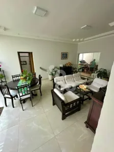 Casa com 3 Quartos à venda, 200m² no Segismundo Pereira, Uberlândia