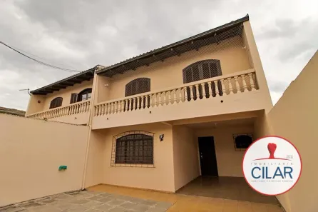 Sobrado com 3 Quartos para alugar, 175m² no Xaxim, Curitiba