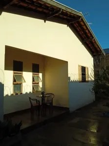 Casa com 2 Quartos à venda, 76m² no Universitário, Uberaba