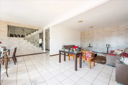 Casa com 3 Quartos à venda, 500m² no Setor Habitacional Arniqueira, Brasília
