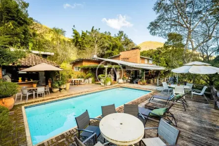 Casa com 7 Quartos à venda, 750m² no Nogueira, Petrópolis