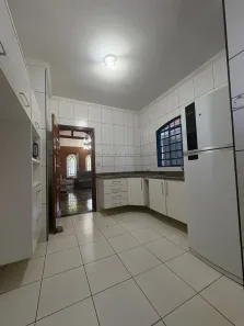 Casa de Condomínio com 3 Quartos à venda, 270m² no Núcleo Urbano Parque Ana Helena, Jaguariúna