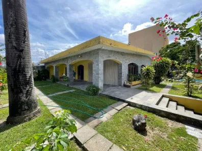 Casa com 4 Quartos à venda, 1063m² no Fátima, Fortaleza