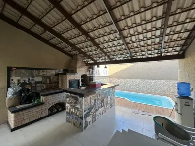 Casa com 3 Quartos à venda, 220m² no Parque das Laranjeiras II, Uberaba