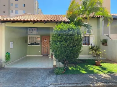 Casa de Condomínio com 2 Quartos à venda, 80m² no Conjunto Habitacional Santiago II, Londrina