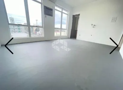 Sala Comercial à venda, 22m² no Três Figueiras, Porto Alegre