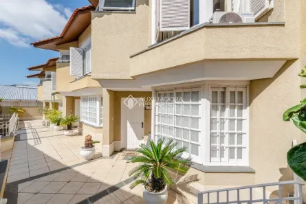 Casa de Condomínio com 4 Quartos à venda, 289m² no Boa Vista, Porto Alegre