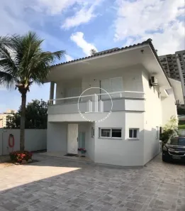 Casa com 3 Quartos à venda, 347m² no Coloninha, Florianópolis