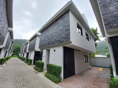 Casa de Condomínio com 3 Quartos à venda, 130m² no Maresias, São Sebastião