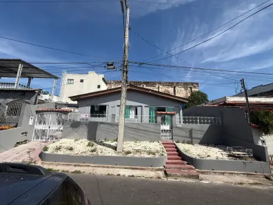 Casa com 4 Quartos à venda, 238m² no Parque 10 de Novembro, Manaus