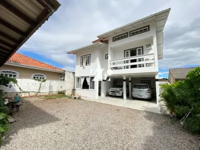 Casa com 4 Quartos à venda, 162m² no Caminho Novo, Palhoça