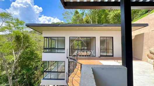Casa de Condomínio com 3 Quartos à venda, 270m² no Corrêas, Petrópolis