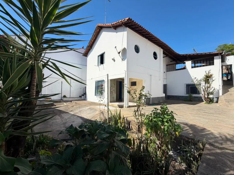 Casa com 4 quartos — Carlos Prates, Belo Horizonte