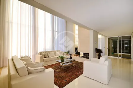 Casa com 4 Quartos à venda, 590m² no Butiatuvinha, Curitiba