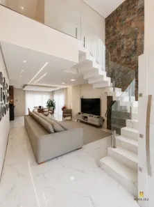 Casa com 5 Quartos à venda, 312m² no Xaxim, Curitiba