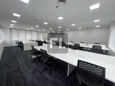 Sala Comercial à venda, 111m² no Cidade Monções, São Paulo