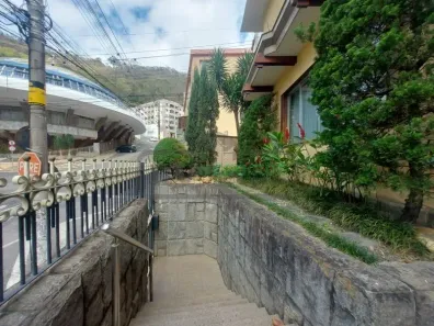 Casa com 5 Quartos à venda, 408m² no Santa Helena, Juiz de Fora