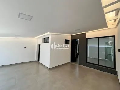 Casa com 3 Quartos à venda, 213m² no Cidade Jardim, Uberlândia
