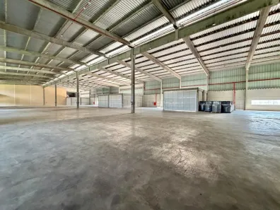 Galpão/Depósito/Armazém com 1 Quarto para alugar, 2000m² no Espinheiros, Itajaí