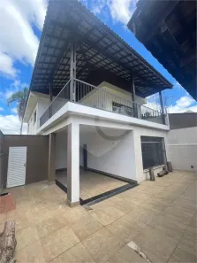 Sobrado com 3 Quartos à venda, 241m² no Vila Oliveira, Mogi das Cruzes