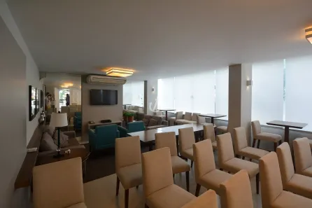 Apartamento com 3 Quartos para alugar, 121m² no Centro, Florianópolis
