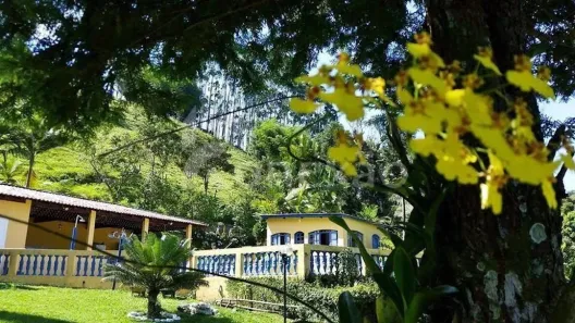 Fazenda/Sítio com 3 Quartos à venda, 200m² no Centro, Paraibuna