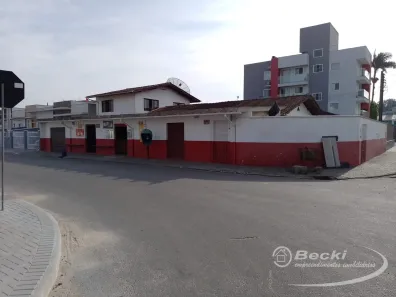 Casa com 3 Quartos à venda, 355m² no Floresta, Joinville