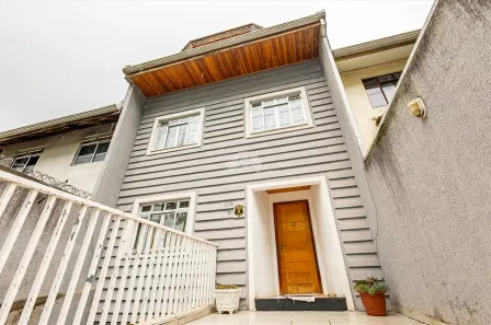 Sobrado com 3 Quartos à venda, 250m² no Novo Mundo, Curitiba