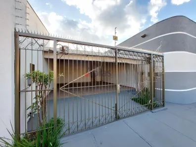 Casa com 3 Quartos para alugar, 220m² no Jardim Santa Paula, São Carlos
