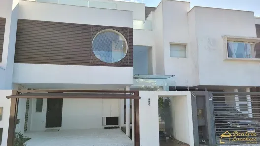 Casa com 3 Quartos para alugar, 228m² no Centro, Balneário Camboriú