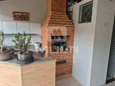 Casa com 3 Quartos à venda, 180m² no Segismundo Pereira, Uberlândia