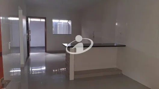 Casa com 2 Quartos para alugar, 90m² no Jardim Europa, Uberlândia