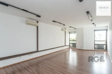 Sala Comercial à venda, 33m² no Menino Deus, Porto Alegre