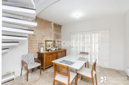 Casa com 4 Quartos à venda, 224m² no Três Figueiras, Porto Alegre