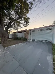 Casa com 3 Quartos para alugar, 110m² no Vila Bandeirante, Campo Grande