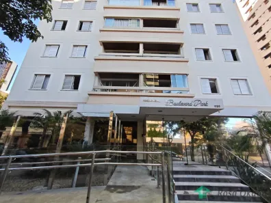 Apartamento com 3 Quartos para alugar, 90m² no Centro, Londrina