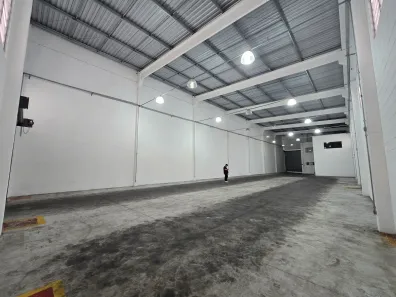 Galpão/Depósito/Armazém para alugar, 750m² no Jardim Califórnia, Jacareí