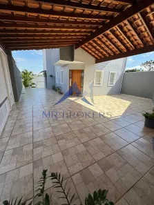 Casa com 3 Quartos à venda, 256m² no Jardim São Vicente, Jundiaí