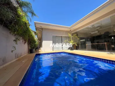 Casa de Condomínio com 3 Quartos à venda, 230m² no Vila Aviação, Bauru