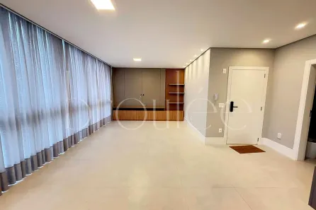 Apartamento com 4 Quartos para alugar, 135m² no Centro, Balneário Camboriú